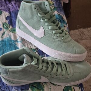 Nike Mint Green Sneakers